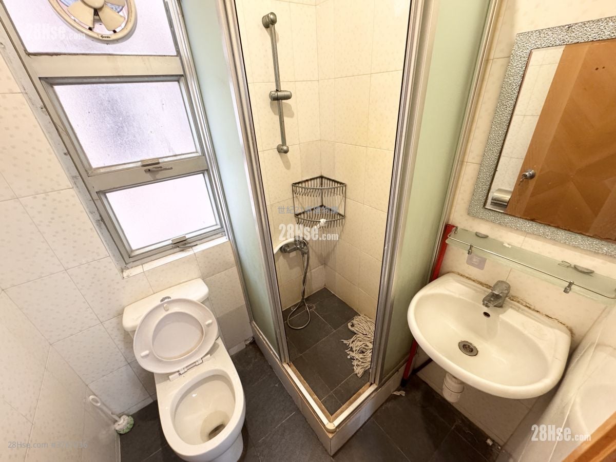 伟成大厦 售盘 2 房 , 1 浴室 285 平方尺