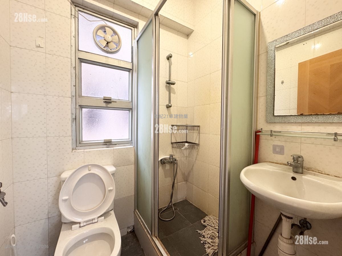 伟成大厦 售盘 2 房 , 1 浴室 285 平方尺