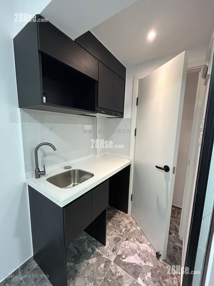 Garden Mansion Rental 1 Bedroom , 1 Bathroom 763 ft²