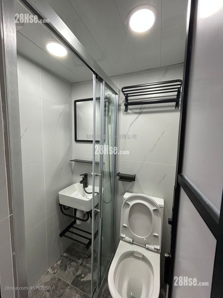 Garden Mansion Rental 1 Bedroom , 1 Bathroom 763 ft²