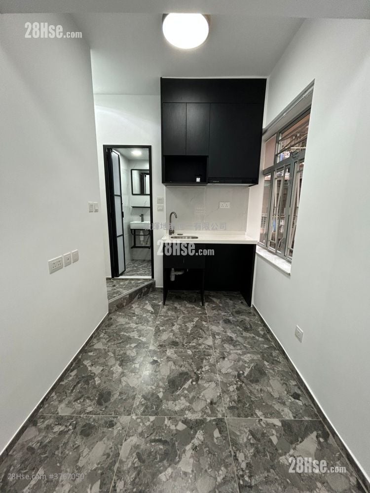 Garden Mansion Rental 1 Bedroom , 1 Bathroom 763 ft²