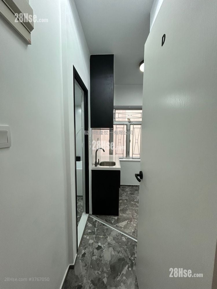 Garden Mansion Rental 1 Bedroom , 1 Bathroom 763 ft²