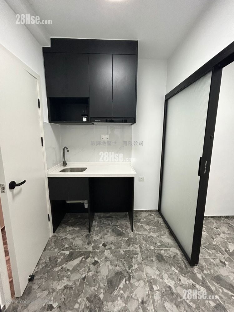 Garden Mansion Rental 1 Bedroom , 1 Bathroom 763 ft²