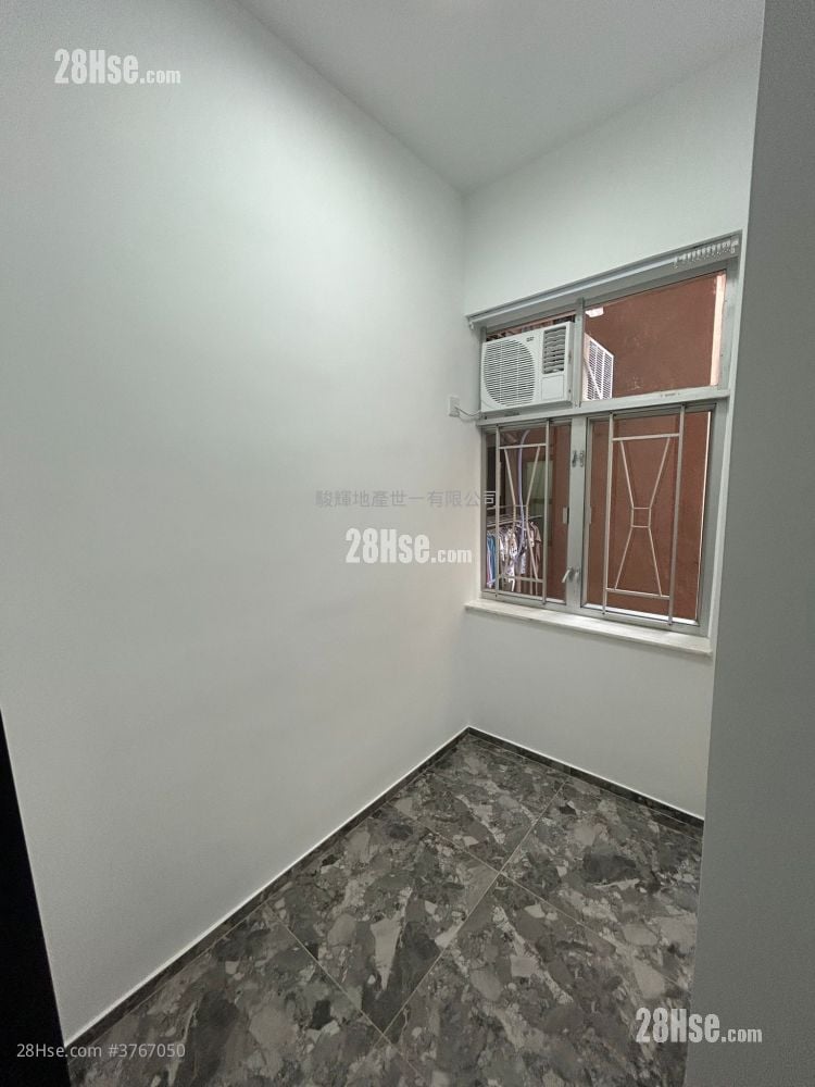 Garden Mansion Rental 1 Bedroom , 1 Bathroom 763 ft²