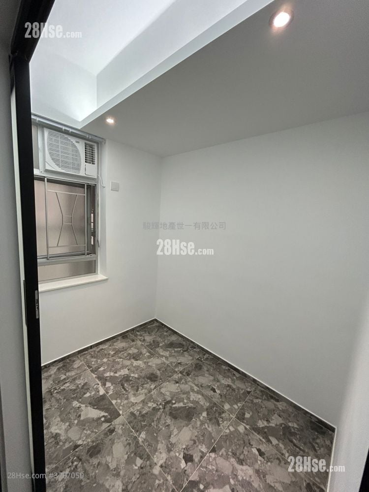 Garden Mansion Rental 1 Bedroom , 1 Bathroom 763 ft²