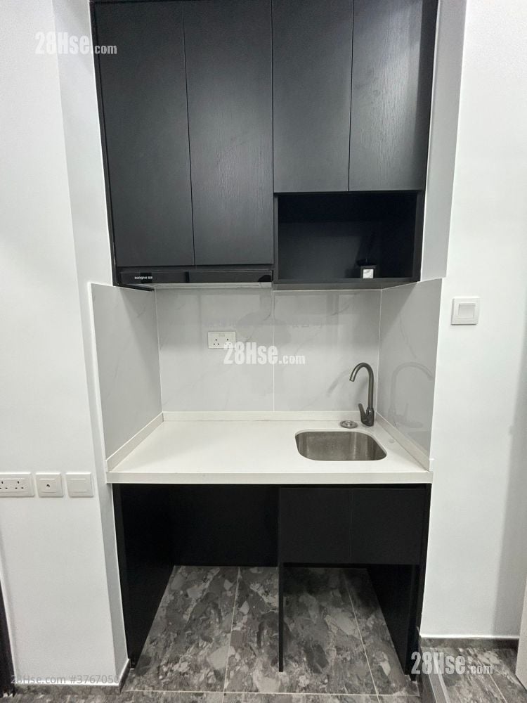 Garden Mansion Rental 1 Bedroom , 1 Bathroom 763 ft²