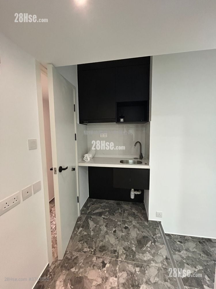 Garden Mansion Rental 1 Bedroom , 1 Bathroom 763 ft²