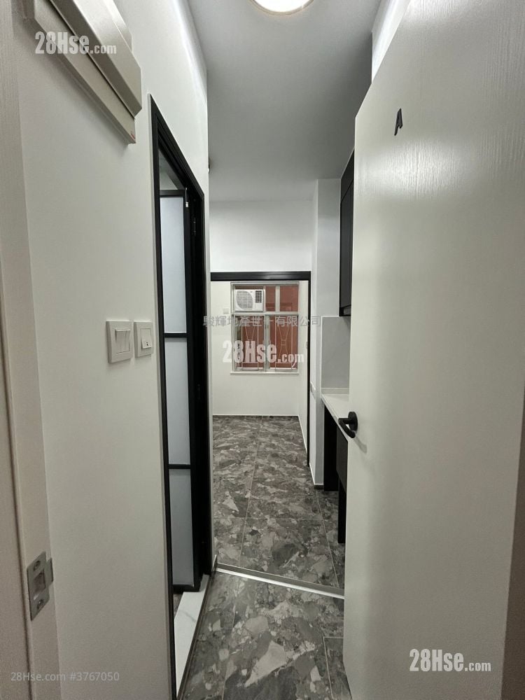 Garden Mansion Rental 1 Bedroom , 1 Bathroom 763 ft²