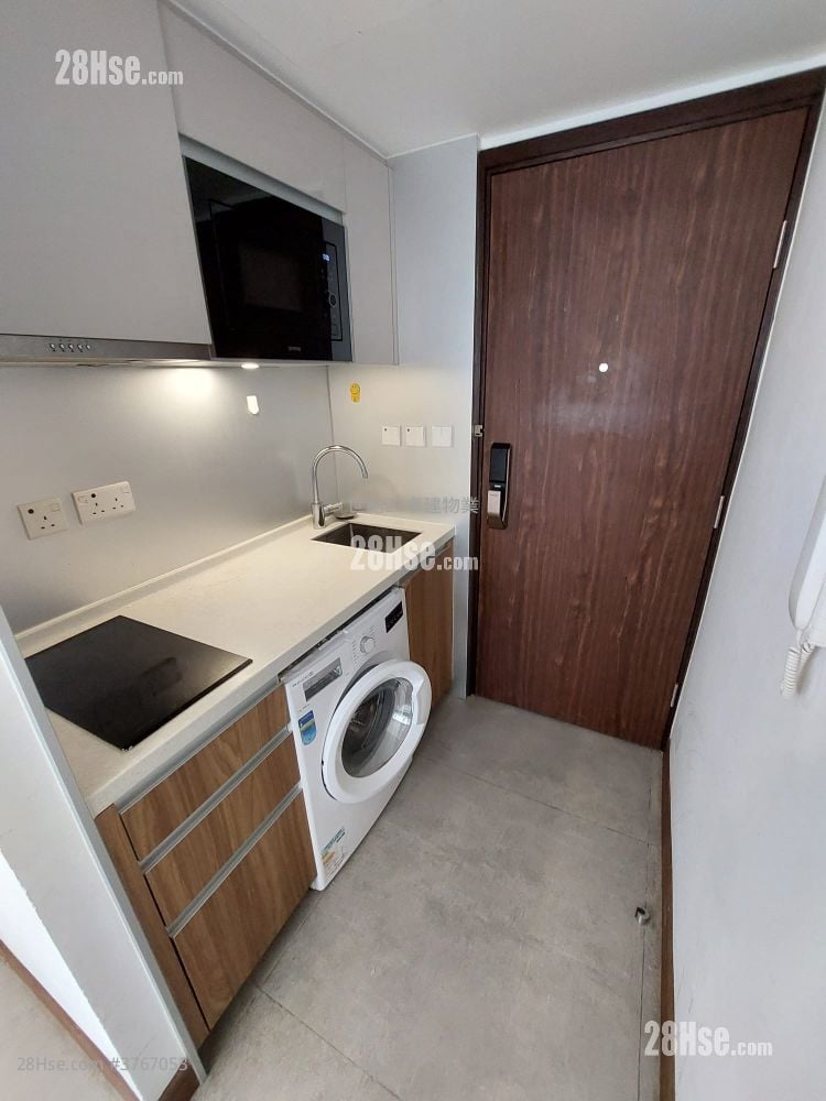 AVA62 售盘 开放式间隔 , 1 浴室 184 平方尺