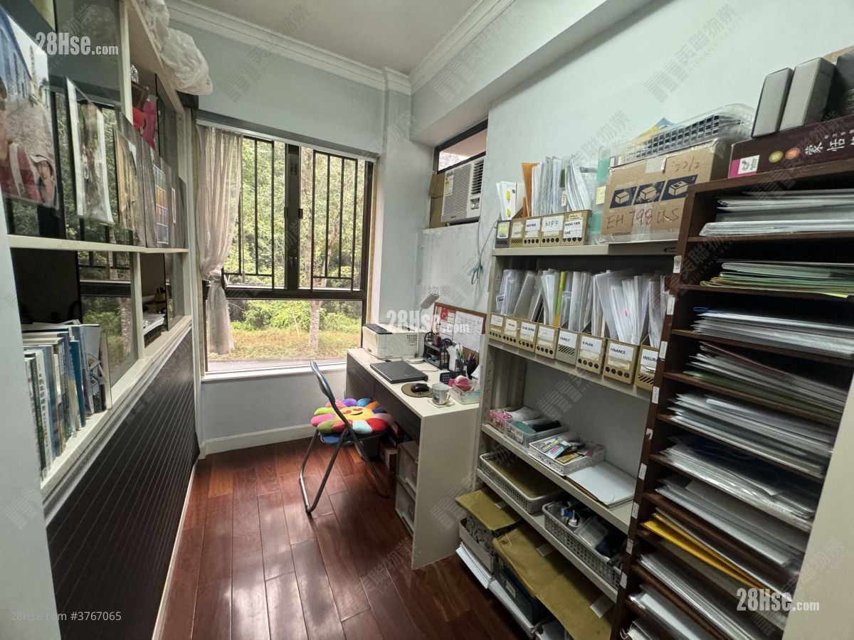 新翠山庄 售盘 3 房 915 平方尺