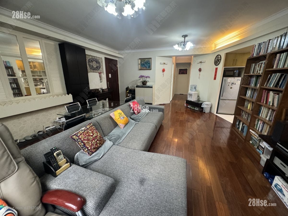 新翠山庄 售盘 3 房 915 平方尺