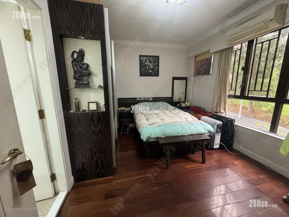 新翠山庄 售盘 3 房 915 平方尺