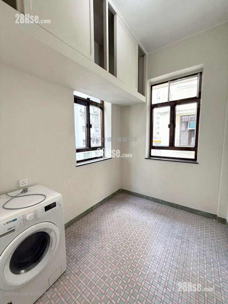 5-7 Belfran Road Rental 4 Bedrooms , 3 Bathrooms 1,679 ft²