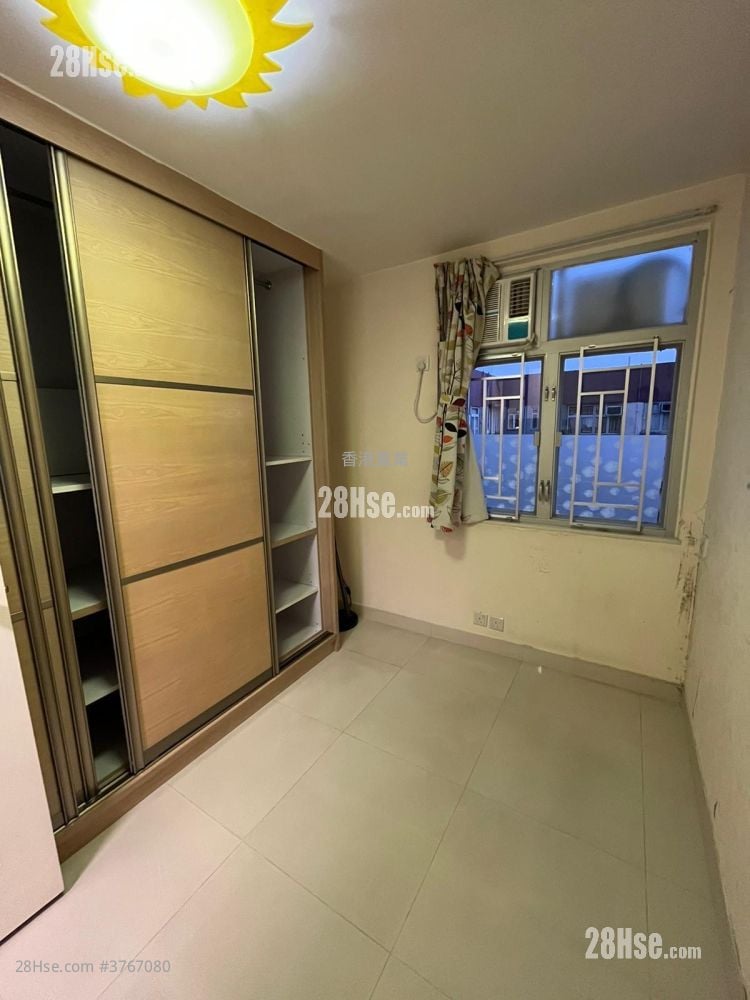 Mei Foo Sun Chuen Sell 2 Bedrooms 553 ft²