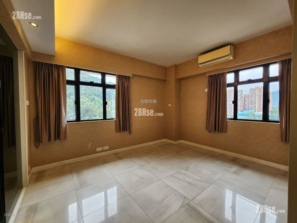 睡房 1: 世界花园 售盘 4 房 , 3 浴室 1,800 平方尺