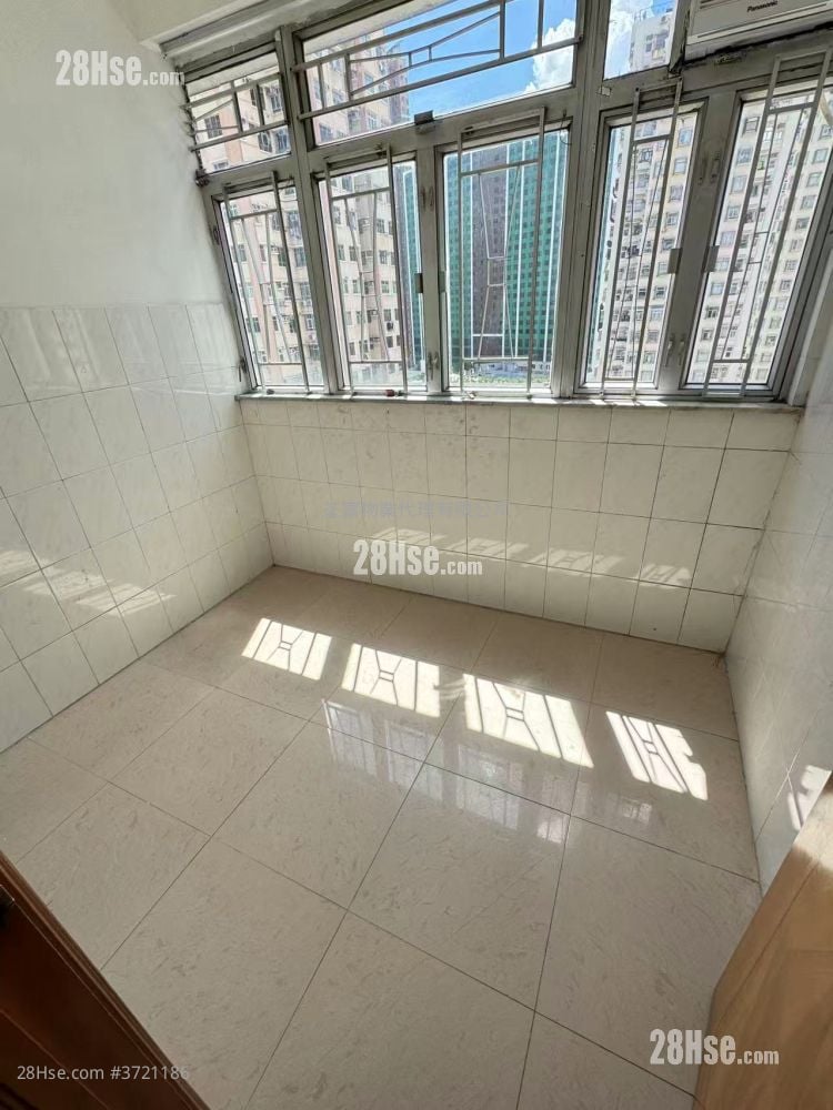 宏华大厦 租盘 1 房 , 1 浴室 150 平方尺