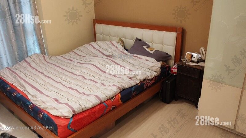 Royal Peninsula Sell 4 Bedrooms 1,051 ft²