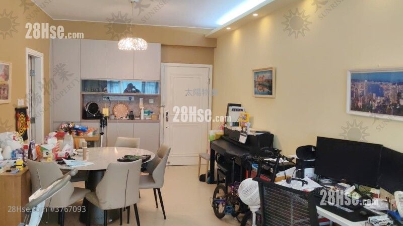 Royal Peninsula Sell 4 Bedrooms 1,051 ft²