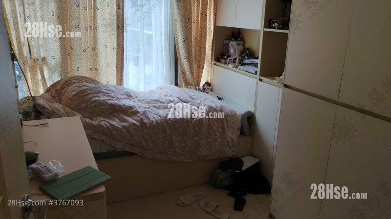 Royal Peninsula Sell 4 Bedrooms 1,051 ft²