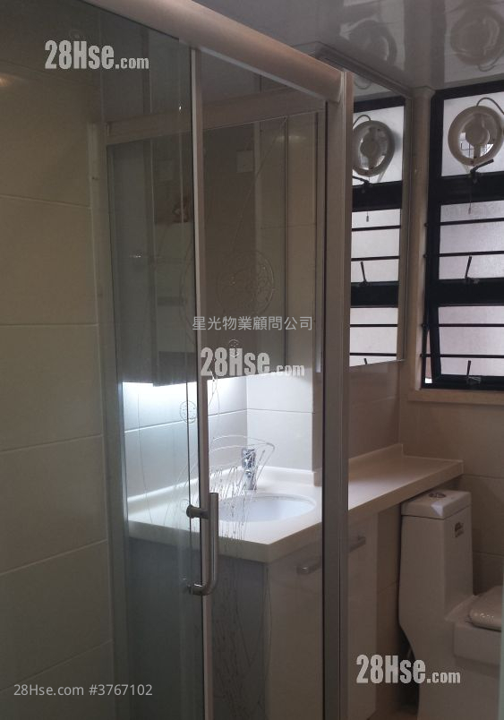 bathroom: Jubilant Place Sell 4 Bedrooms , 2 Bathrooms 775 ft²