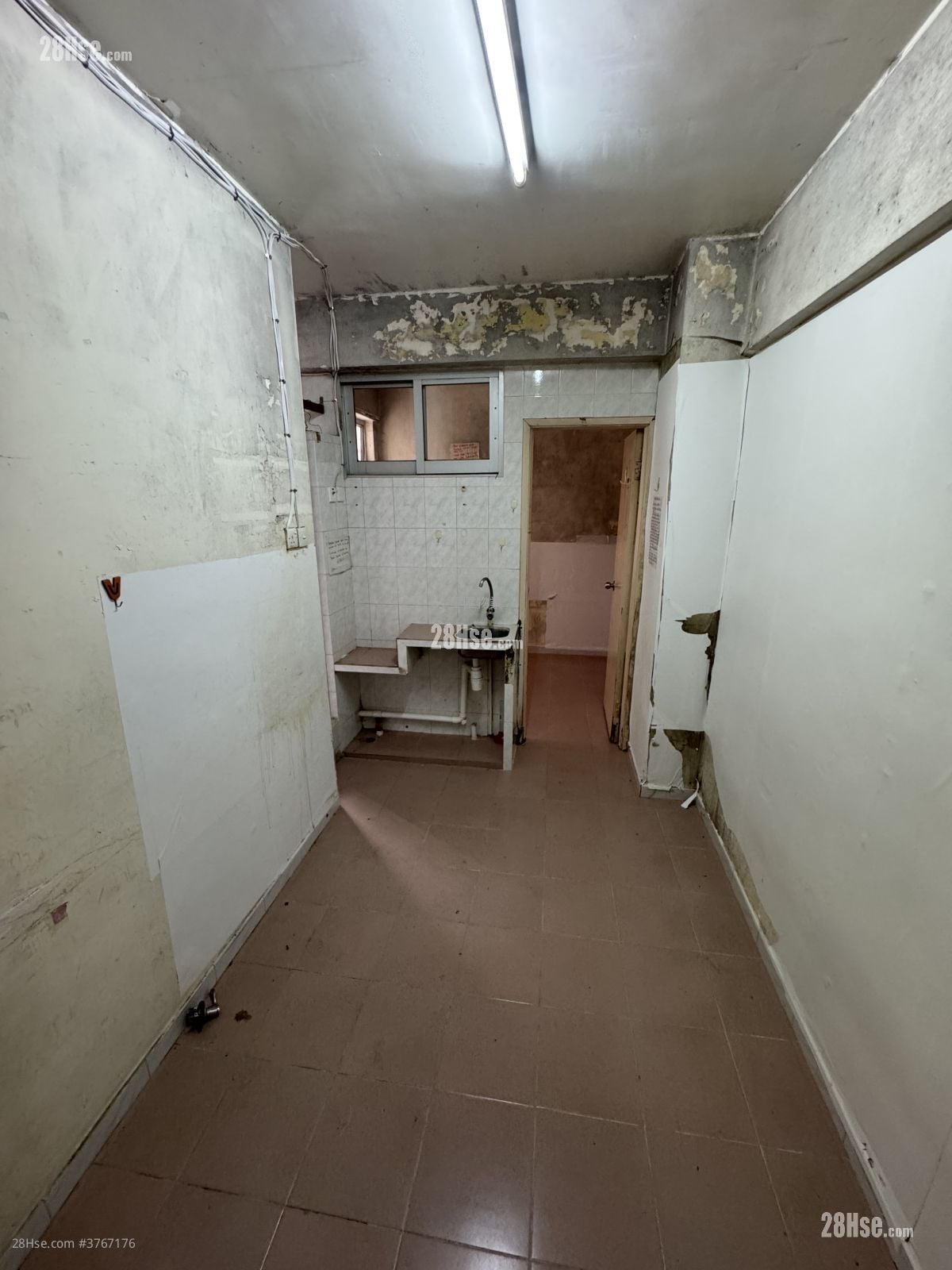 Lux Theatre Building Sell 3 Bedrooms , 3 Bathrooms 445 ft²