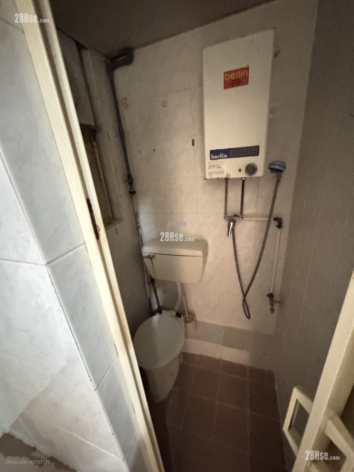 Lux Theatre Building Sell 3 Bedrooms , 3 Bathrooms 445 ft²