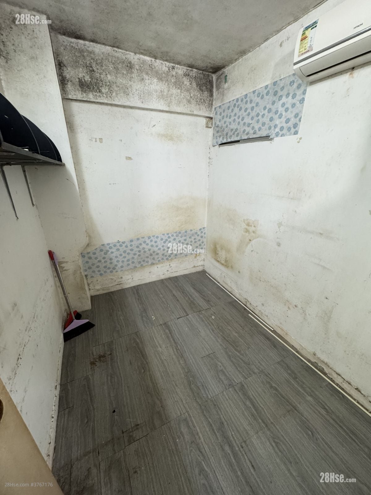 Lux Theatre Building Sell 3 Bedrooms , 3 Bathrooms 445 ft²