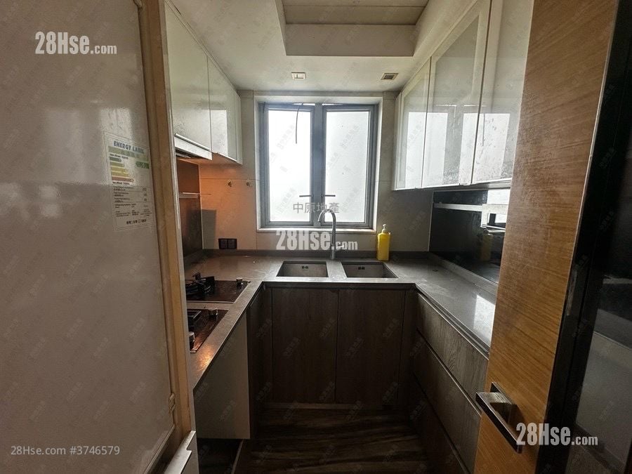 峻巒 售盤 3 房 607 平方呎