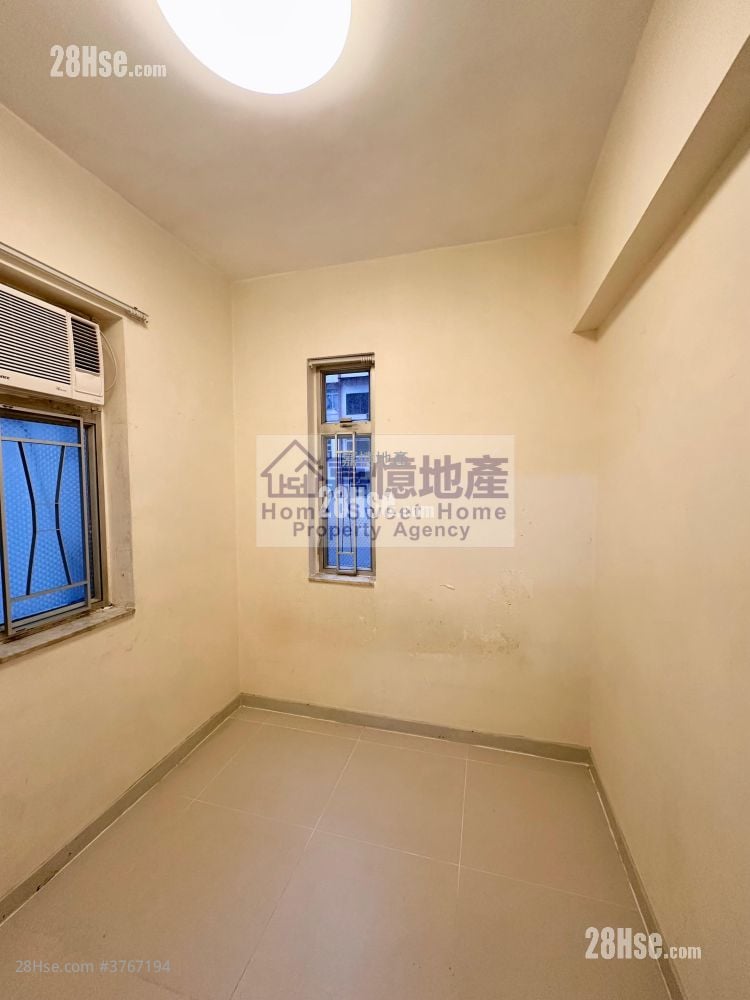 Apartment Sell 4 Bedrooms , 2 Bathrooms 1,104 ft²