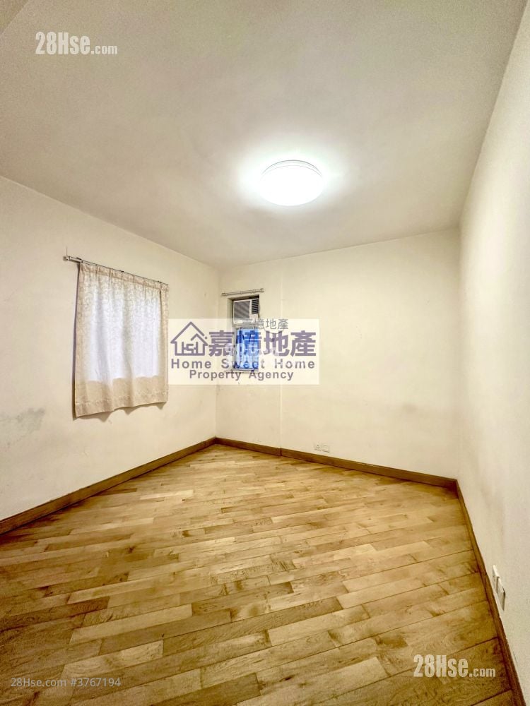 Apartment Sell 4 Bedrooms , 2 Bathrooms 1,104 ft²
