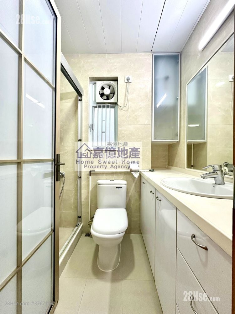 Apartment Sell 4 Bedrooms , 2 Bathrooms 1,104 ft²