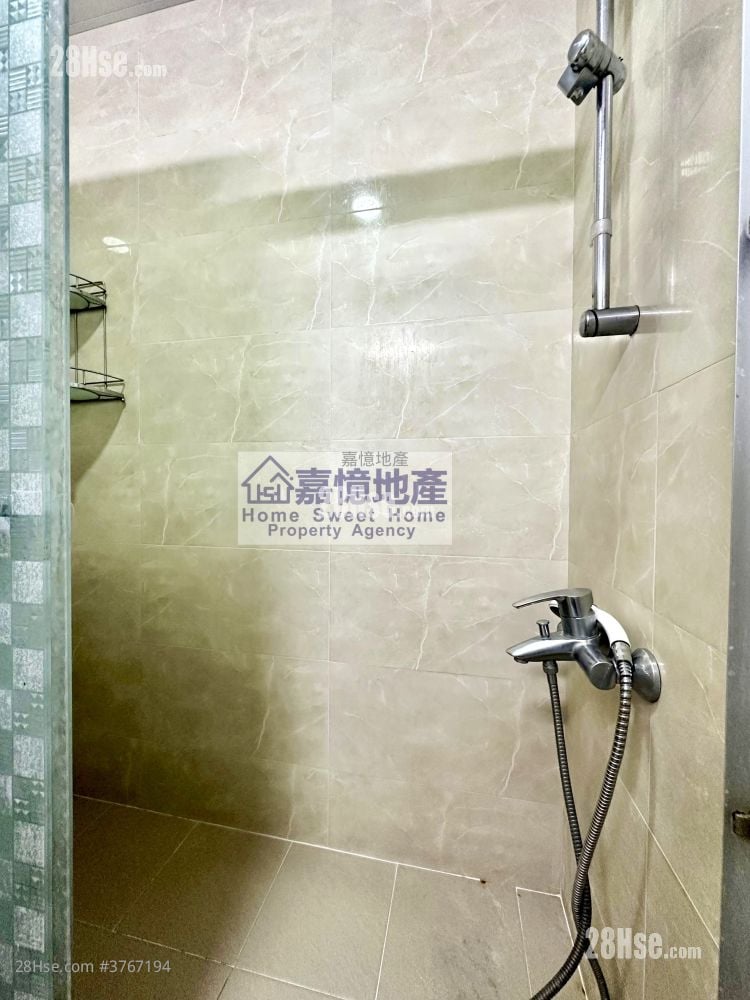 Apartment Sell 4 Bedrooms , 2 Bathrooms 1,104 ft²