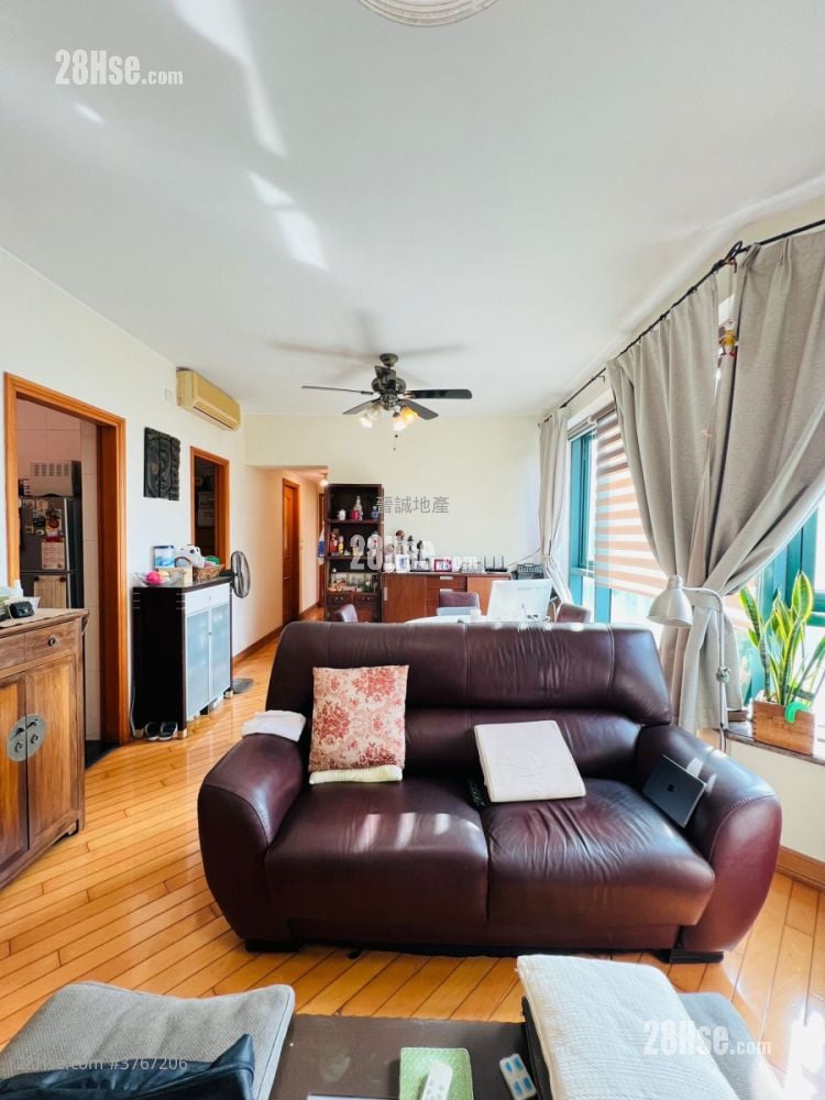 Palatial Coast Sell 4 Bedrooms , 2 Bathrooms 883 ft²