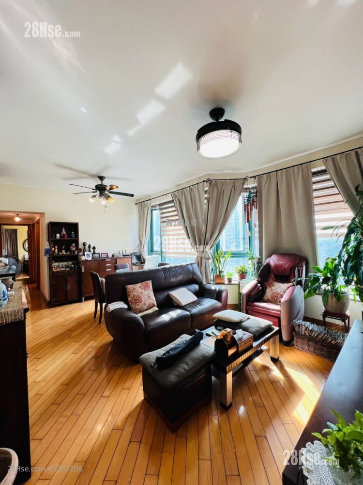 Palatial Coast Sell 4 Bedrooms , 2 Bathrooms 883 ft²