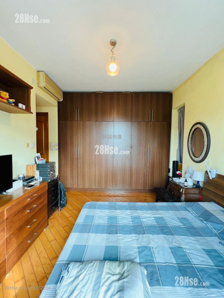 Palatial Coast Sell 4 Bedrooms , 2 Bathrooms 883 ft²