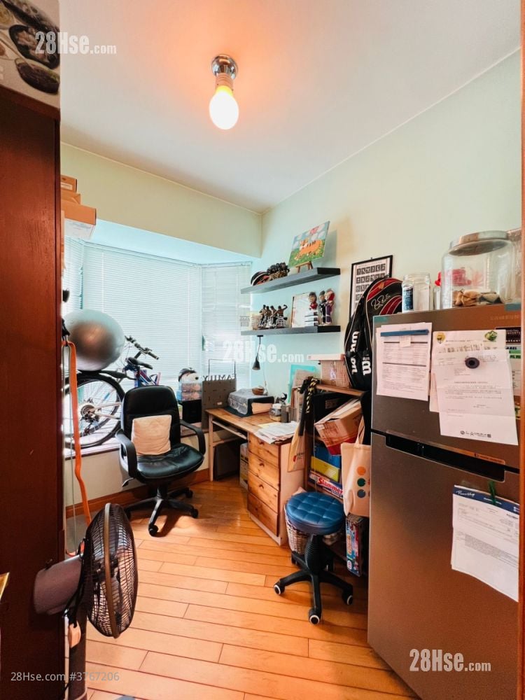 Palatial Coast Sell 4 Bedrooms , 2 Bathrooms 883 ft²