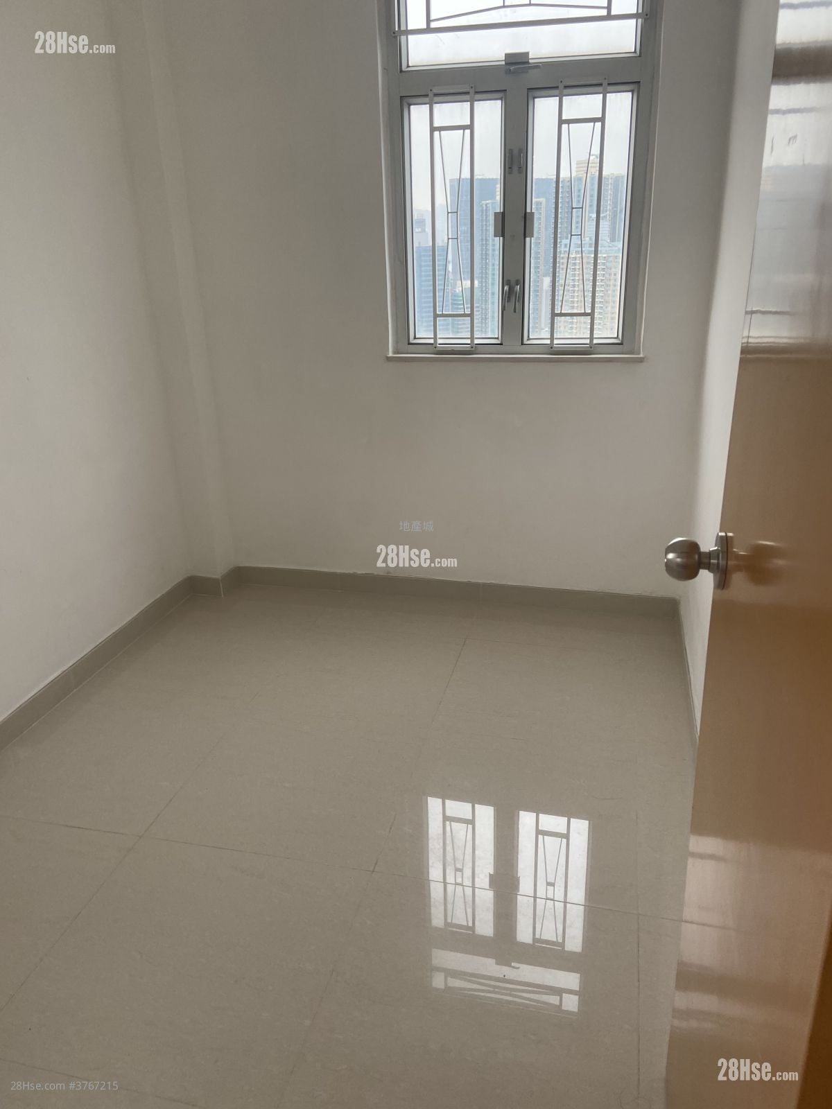 Fu Wah Court Rental 2 Bedrooms , 1 Bathroom 405 ft²