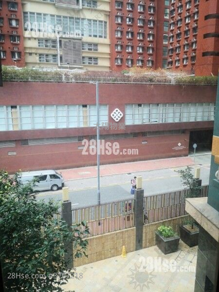 Harbour Place Sell 3 Bedrooms 589 ft²