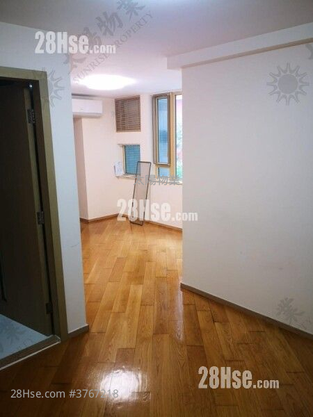 Harbour Place Sell 3 Bedrooms 589 ft²