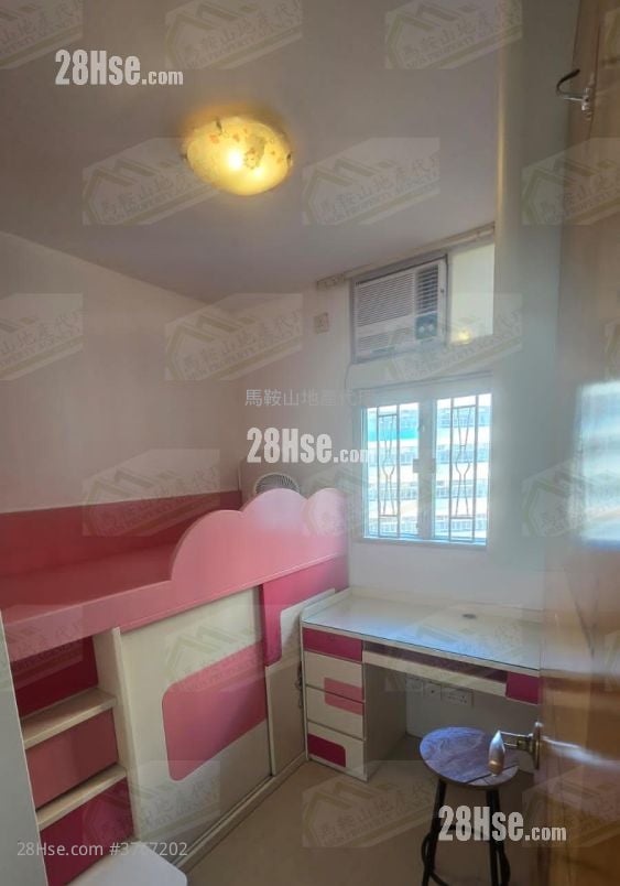 Saddle Ridge Garden Sell 3 Bedrooms , 1 Bathroom 592 ft²