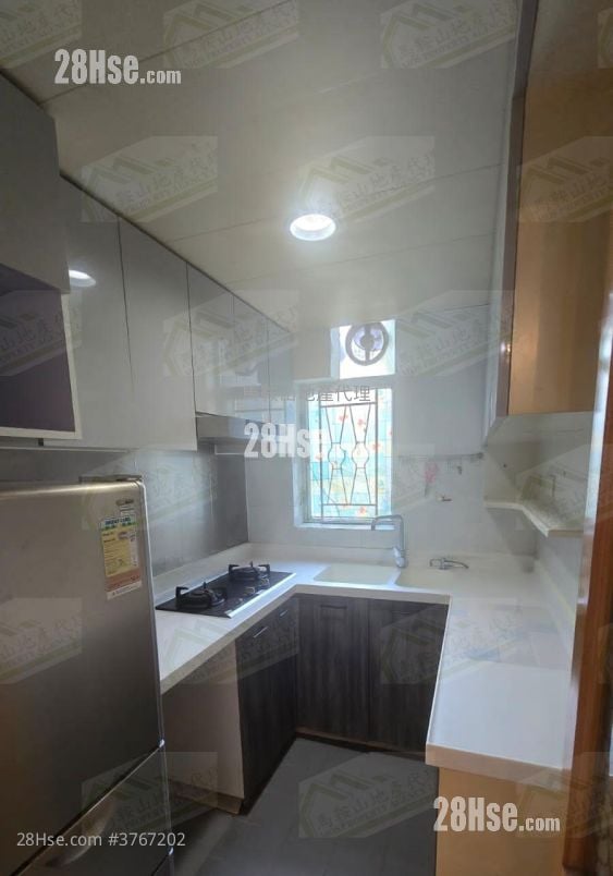 Saddle Ridge Garden Sell 3 Bedrooms , 1 Bathroom 592 ft²