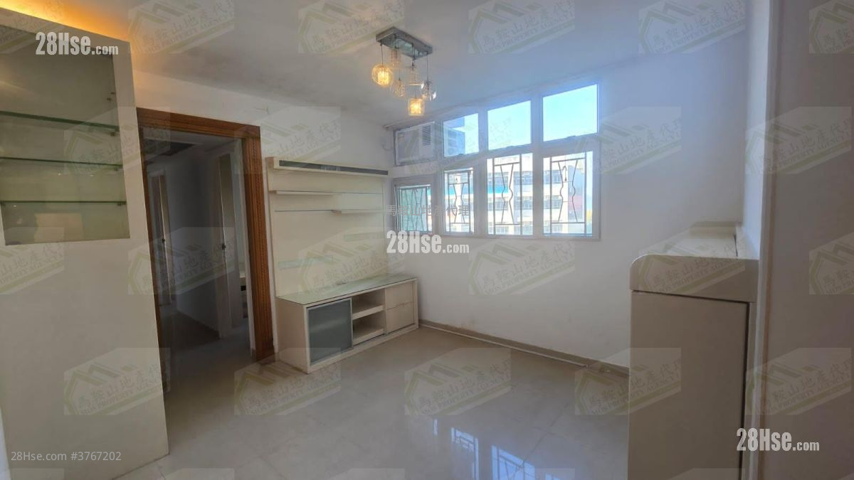 Saddle Ridge Garden Sell 3 Bedrooms , 1 Bathroom 592 ft²