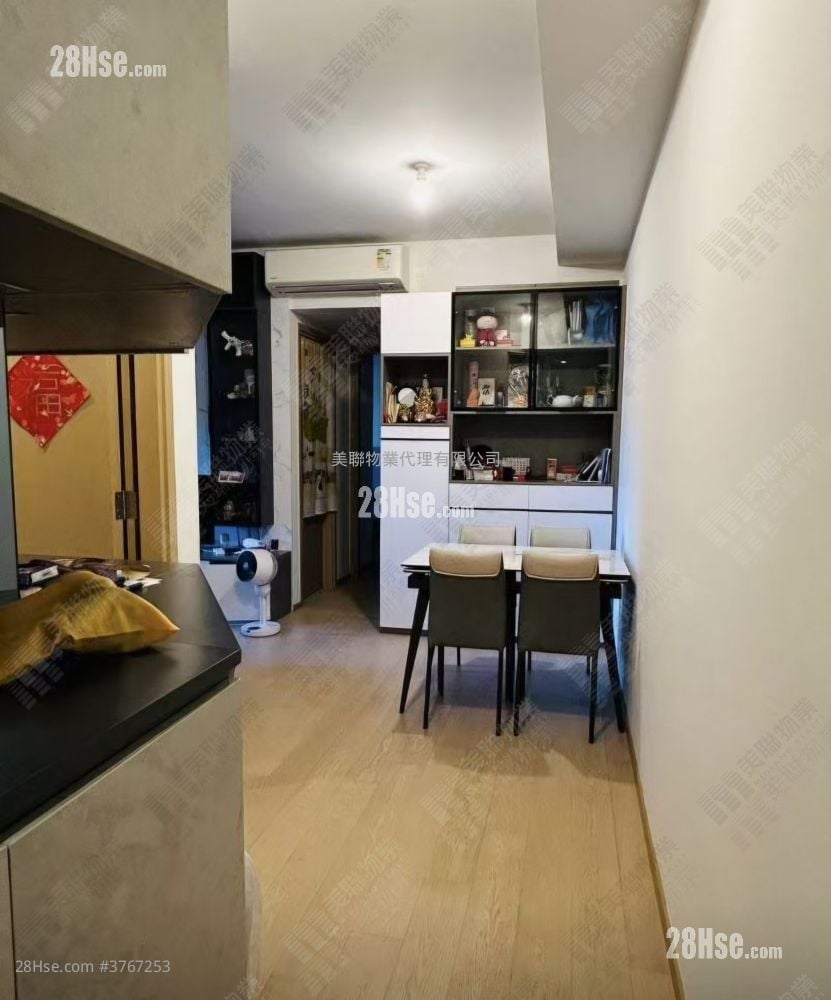 Lp6 Sell 2 Bedrooms , 1 Bathroom 571 ft²