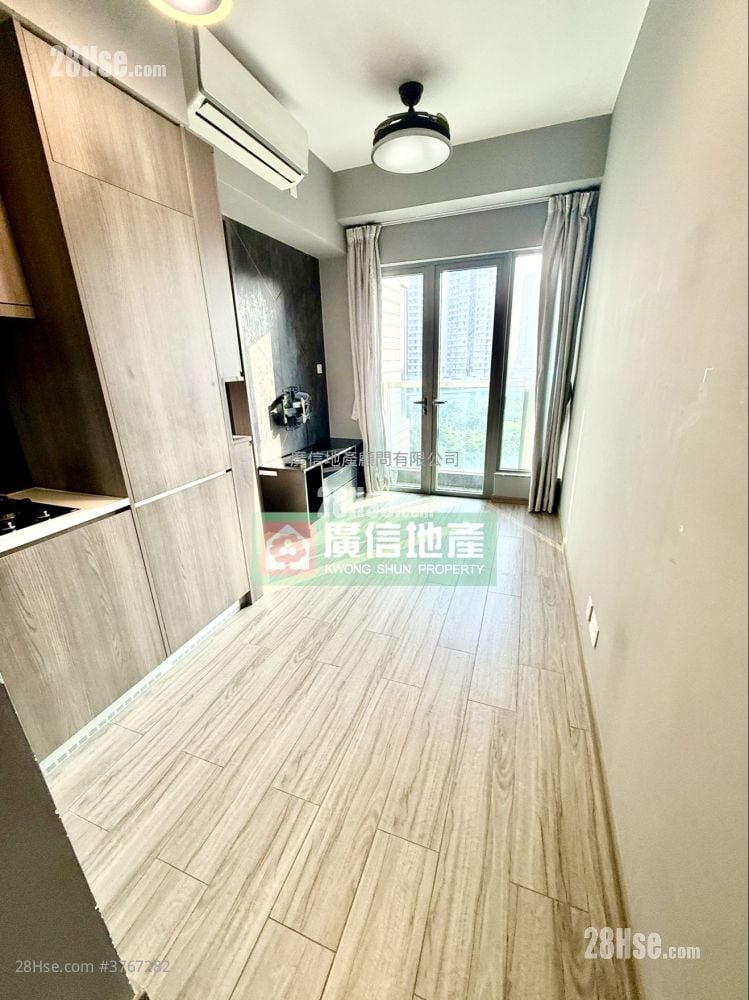 Park One Sell 2 Bedrooms , 1 Bathroom 365 ft²