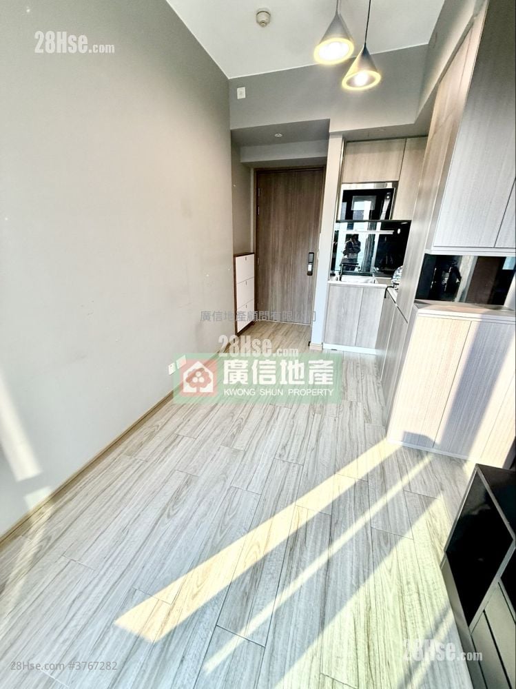 Park One Sell 2 Bedrooms , 1 Bathroom 365 ft²