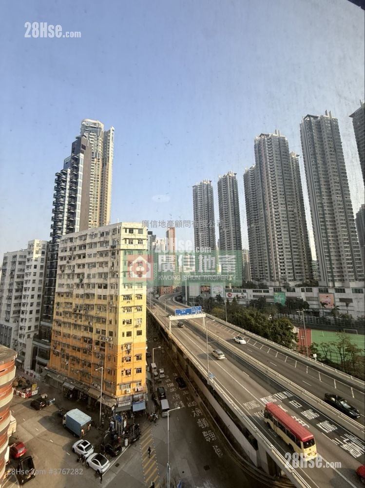 Park One Sell 2 Bedrooms , 1 Bathroom 365 ft²