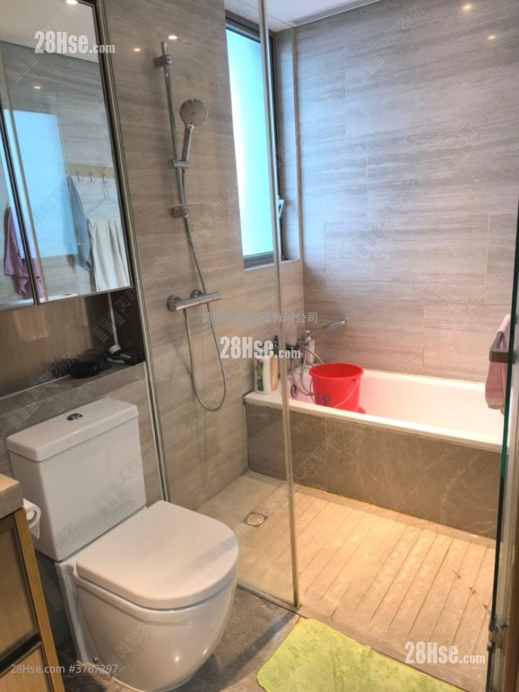 Peninsula East Sell 3 Bedrooms , 2 Bathrooms 959 ft²