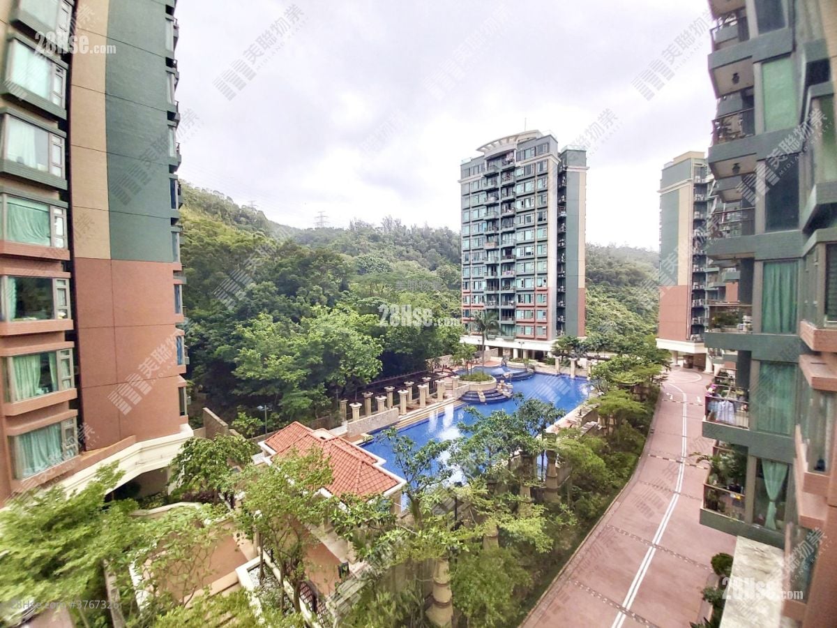 The Cairnhill Sell 2 Bedrooms , 1 Bathroom 634 ft²