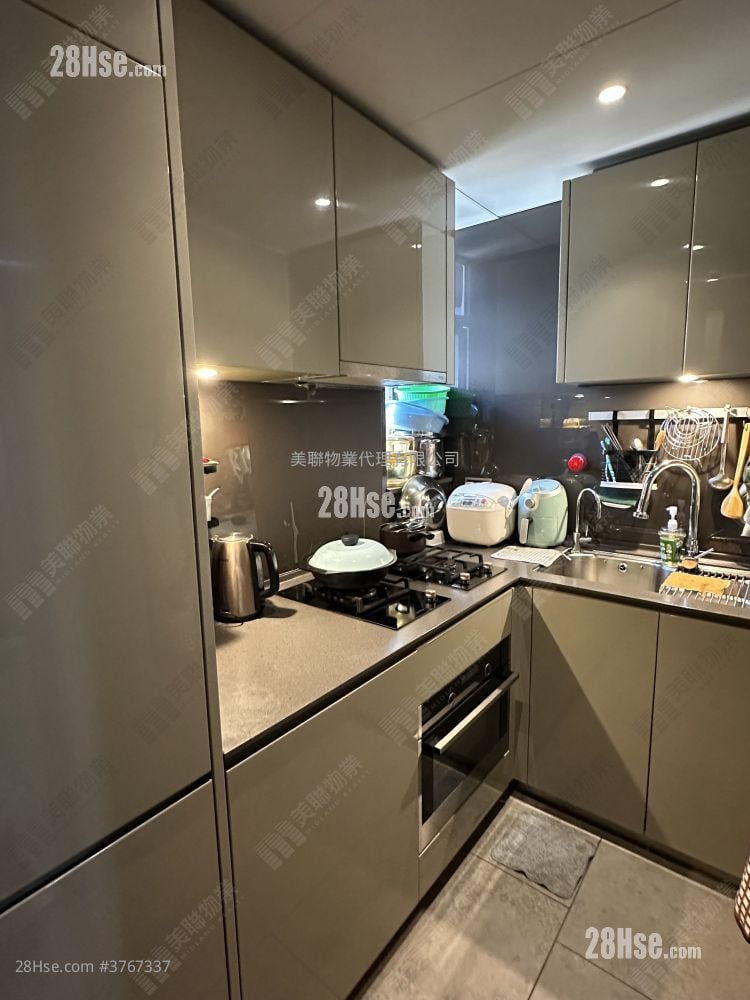 The Parkville Sell 3 Bedrooms , 2 Bathrooms 745 ft²