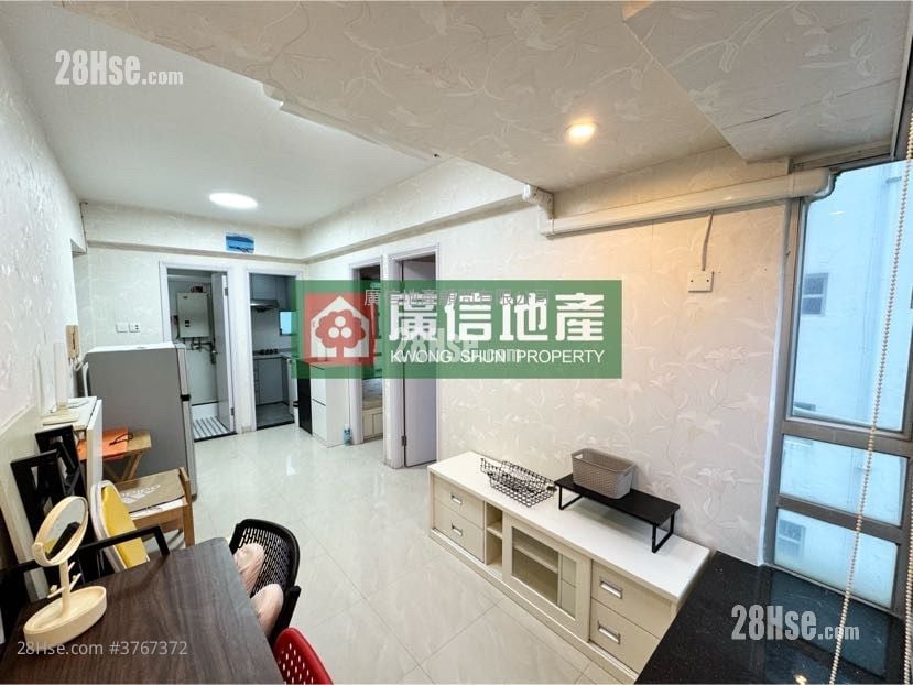 Cheong Fat Mansion Sell 2 Bedrooms , 1 Bathroom 325 ft²
